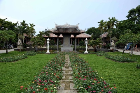 Van Duc Pagoda