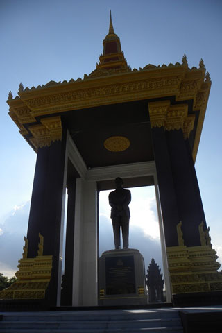 Monuments on and near Sihanouk Blvd